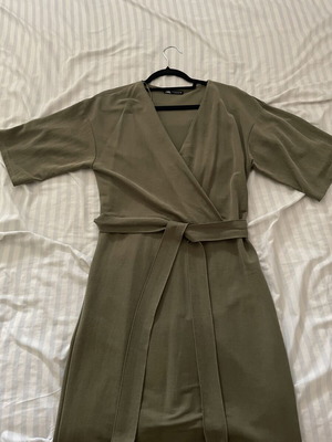 Midi dress Zara kimono style khaki, size S, like new