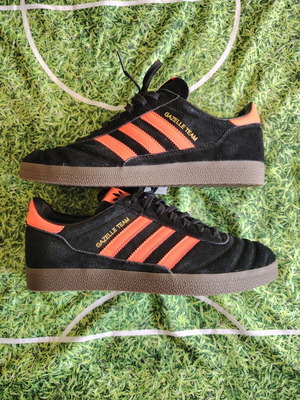 Adidas Gazelle Team Size 42 Core Black and Solar Orange New