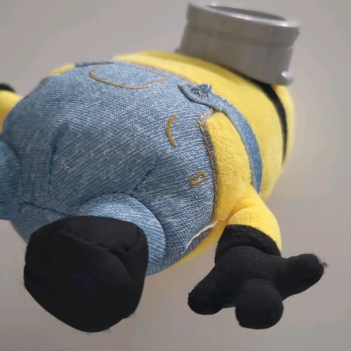 Minions 15 cm like new