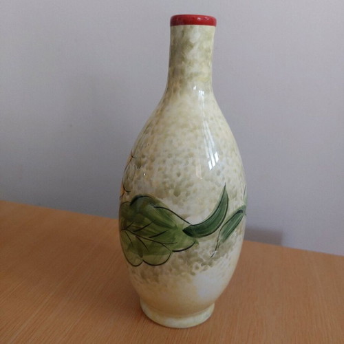 Decorative ceramic vase like new, 22cm height