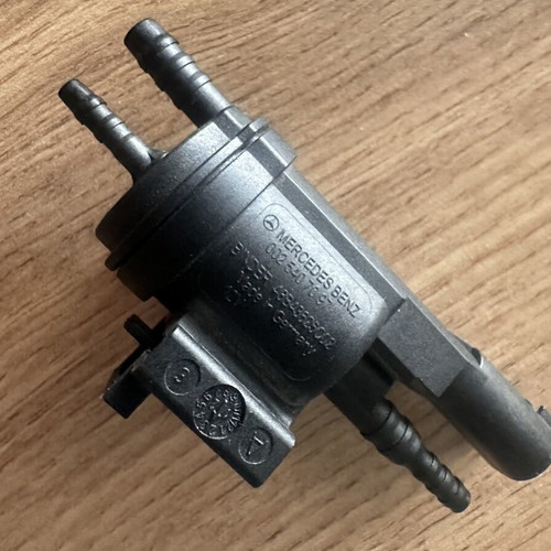 Mercedes-Benz Vacuum Change-Over Valve used, OEM A0025407097