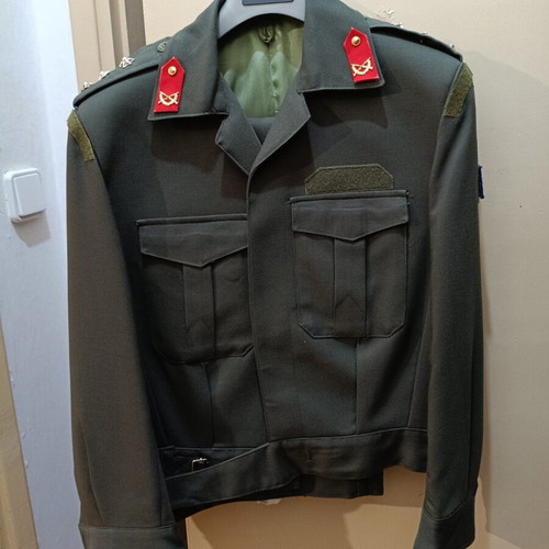 Captain Infantry Uniform 8B like new, tunic and trousers