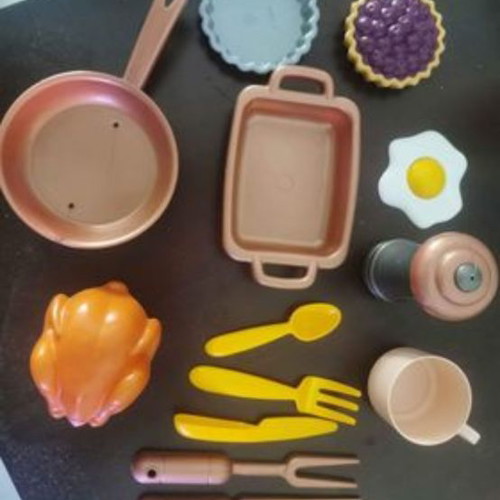 Ecoiffier children's kitchen used with kitchen accessories