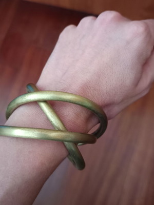 Women's bracelet gold color diameter 5.7cm like new