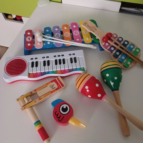 Children's musical instruments like new, set of 7 wooden and metal