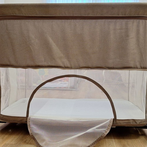 Chipolino double-level baby cot with mosquito net and wheels