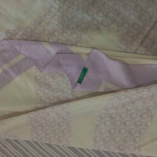 Benetton scarf used like new, beige and purple