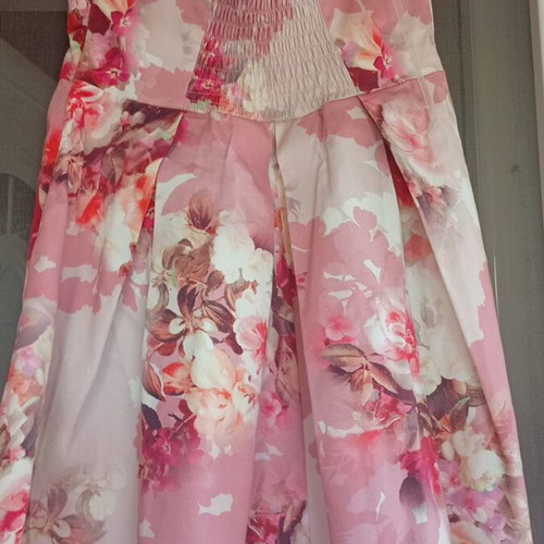 Bellina summer dress like new, size large, below knee length