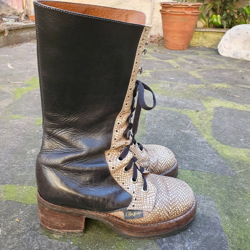 Buffalo vintage 90s/Y2K leather boots used, black with snake detail