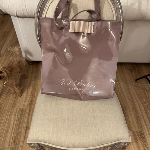 Ted Baker bag like new, shopping bag size, pink