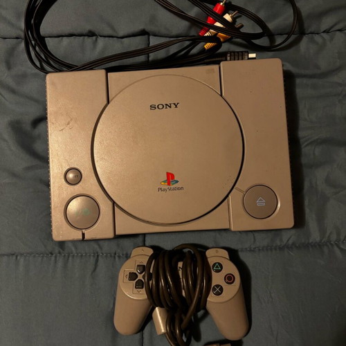 PlayStation (PS1) like new with original controller and cables