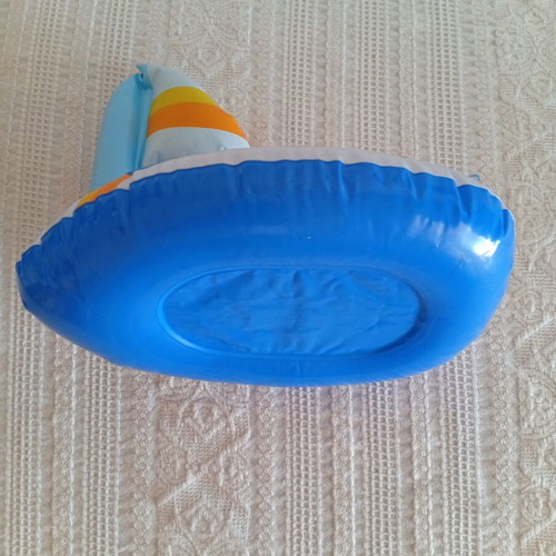 Inflatable children's boat 24 cm like new