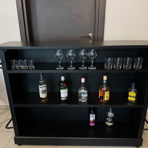 bar with 2 stools
