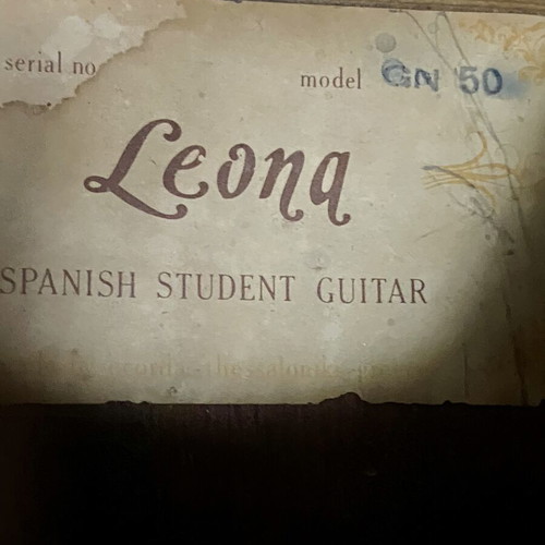 Leona GN 50 classical guitar used, student model