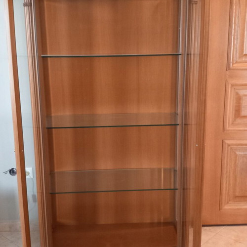 Showcase like new condition