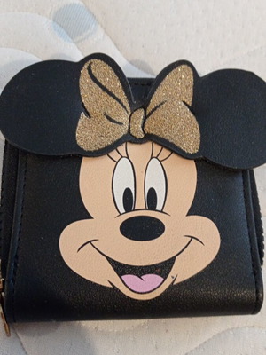 Children's wallet like new with Minnie Mouse design