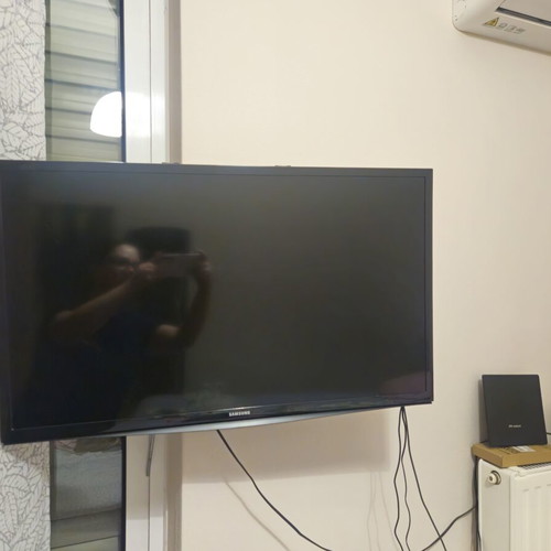 Samsung 32-inch TV