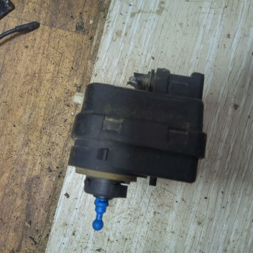 Renault 7700415343 headlight adjustment motor used
