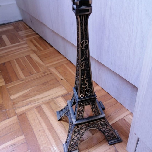 Eiffel Tower metal table decoration used