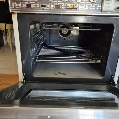 Two functional vintage style stoves