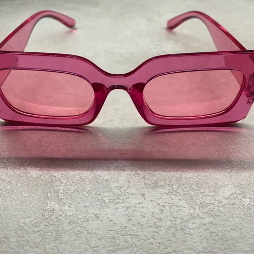 Pink sunglasses like new, modern and stylish
