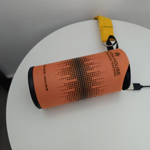 Portable Bluetooth speaker like new with USB and memory card