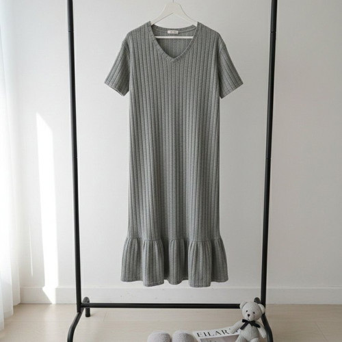 Oversized dress new, pistachio color, size S