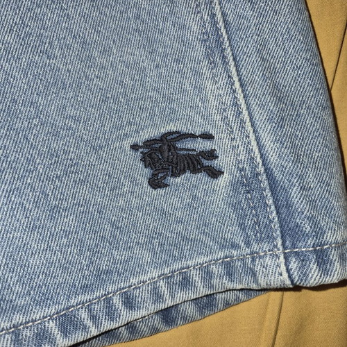 Burberry x Supreme SS22 denim shorts like new, size 36