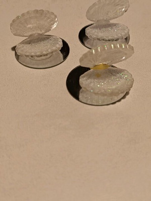 Decorative shells with rhinestones like new, set of 3