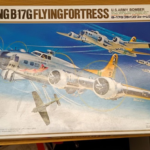 Hasegawa Boeing B-17G Flying Fortress model kit 1/72 scale, 1987 vintage
