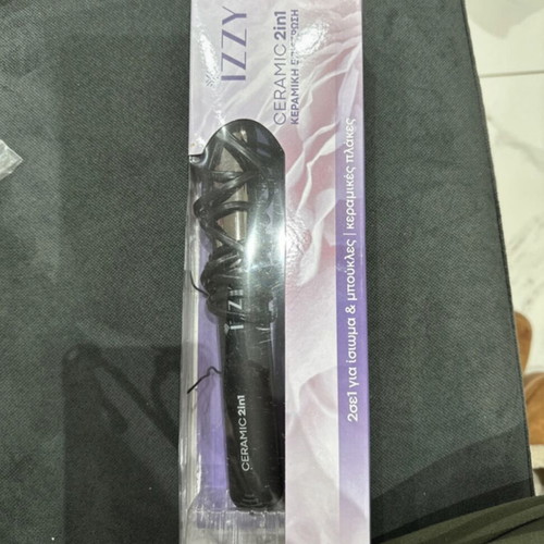 Izzy hair straightener like new