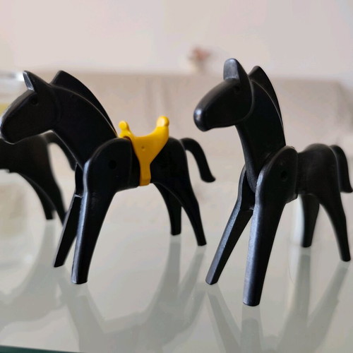 Playmobil Lyra horses like new, collectible set of 8