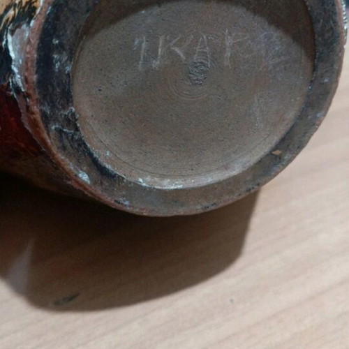 Decorative ceramic vase used with Ikaros motif
