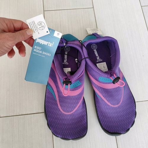Women's beach shoes new, size 37, purple and pink