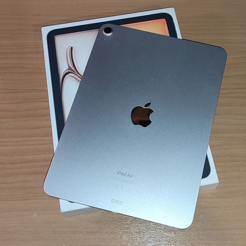 iPad Air M2 tablet