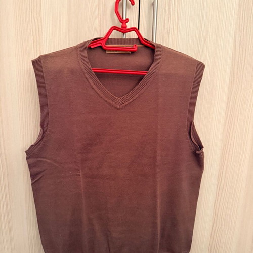 Men's 100% Cotton Vest Used, Brown Color