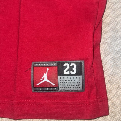 Jordan kids XL red T-shirt