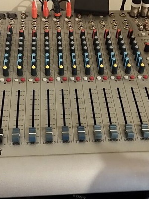 Soundcraft Console like new, ideal for radio and home studio