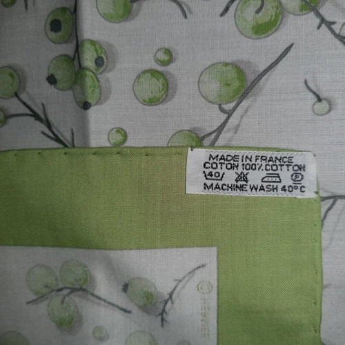Hermès cotton scarf like new, green red berries, 55x55 cm