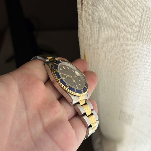 Rolex Submariner 16613 Two Tone Bluessy watch like new