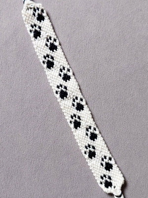 Macrame bracelet with paw pattern made to order