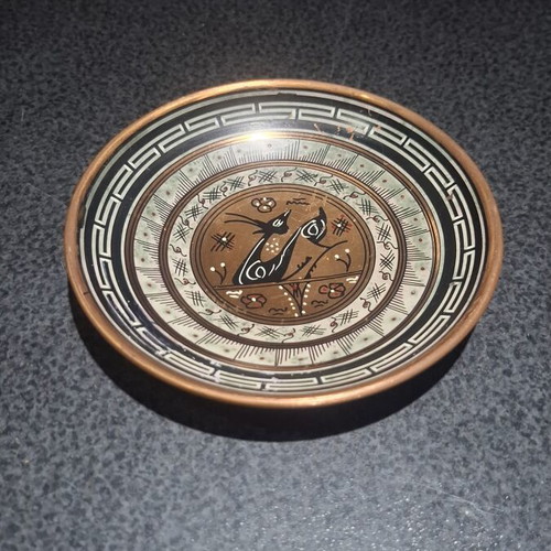 Vintage copper decorative wall plates set of 2, hand made in Greece
