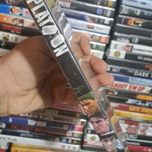 Platoon DVD used, Oliver Stone anti-war masterpiece with subtitles