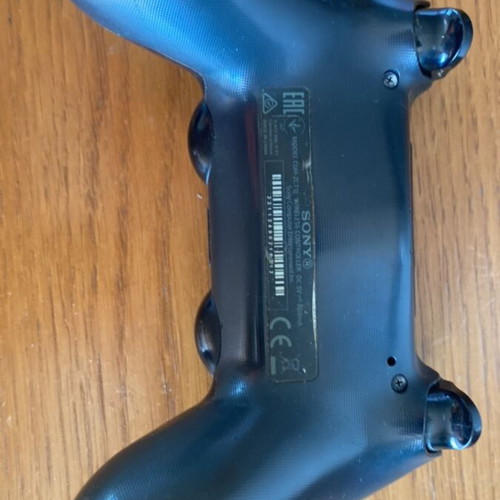PS4 controller used, condition unknown, no cables