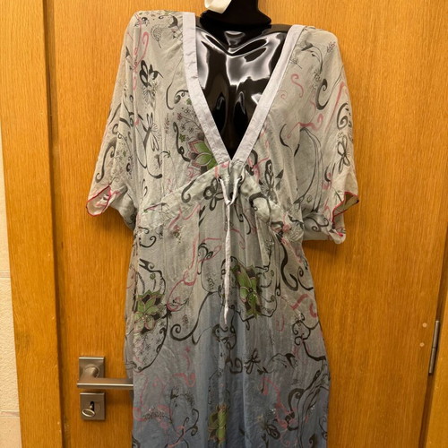 Rangoon 100% silk tunic with sequins like new, XS turquoise