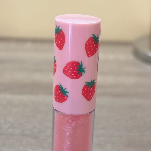 Claire’s lip gloss brilliant à lèvres with strawberry scent new