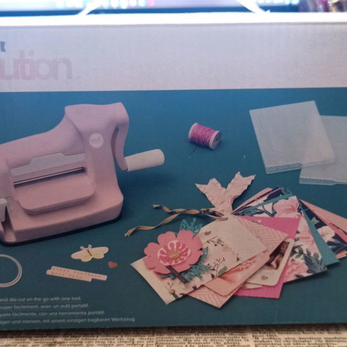 Mini Evolution Die Cut Machine Kit used We R Memory Keepers