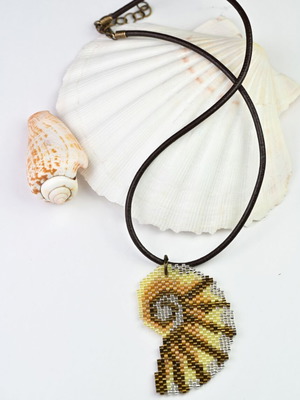 Necklace with sea shell pendant custom made, colorful, brown