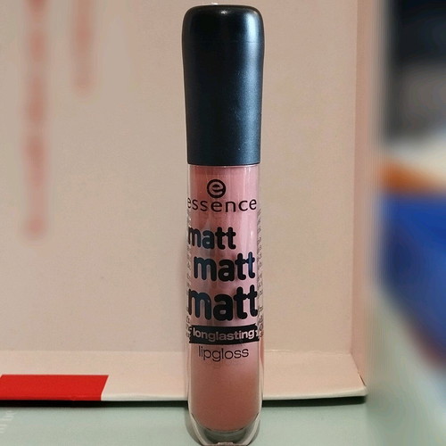 Essence Matt Long Lasting Lipgloss used