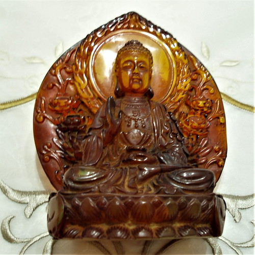 Shakyamuni Shakya Mani Buddha amber shrine used 18th-19th century